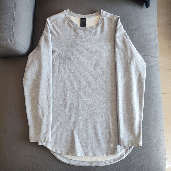 Adidas sweater - Picture 1 of 4